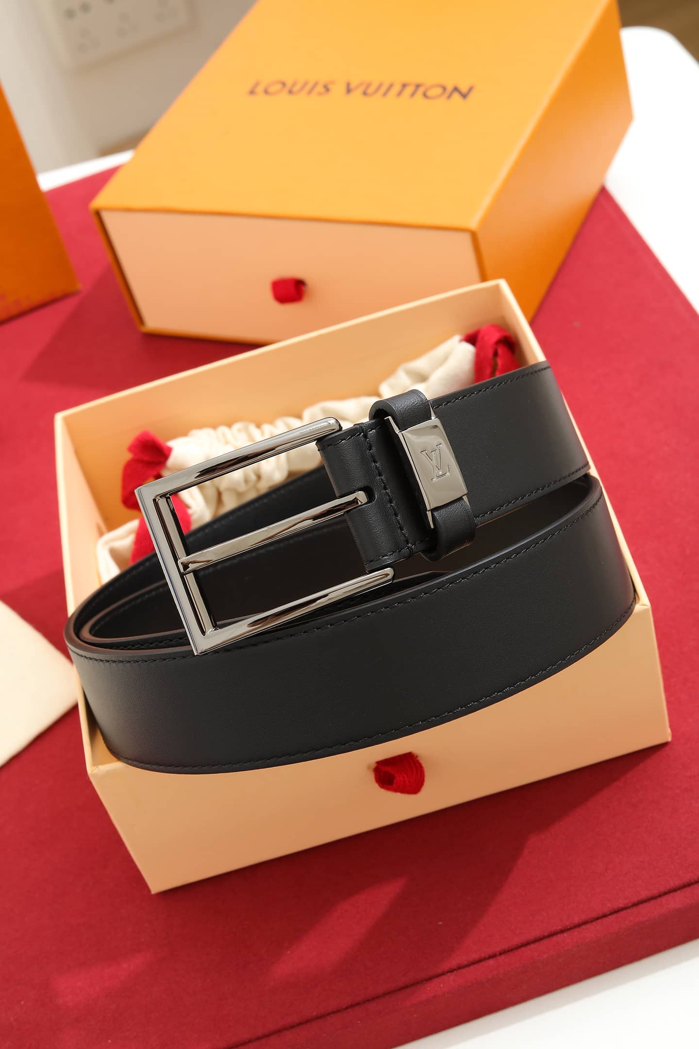 LV Belt-033